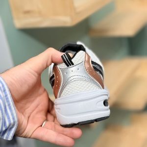 خرید اینترنتی قیمت کتونی نیوبالانس 530  کد 4071306