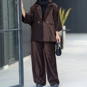 مشخصات ست کت شلوار مزونی مخمل خاویاری