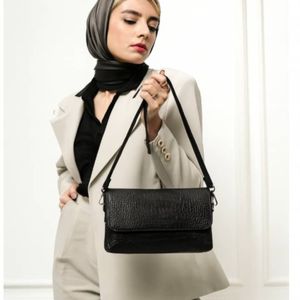 کیف دوشی زنانه چرم طبیعی گاوی