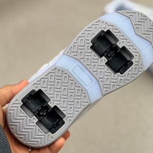 خرید اینترنتی قیمت کتونی بچگانه اسکیتی طرح BAB کد 4091702