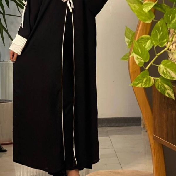 مانتو عبایی پاپیون سفید