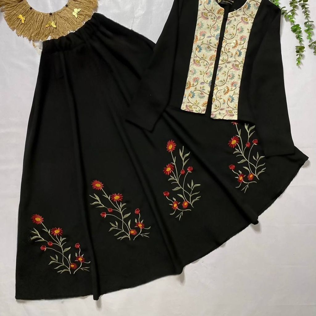 فروش اینترنتی : کت دامن گلدوزی دلسا