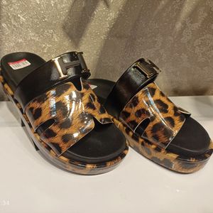 خرید آنلاین سندل طرح پلنگی