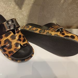 فروش اینترنتی سندل طرح پلنگی