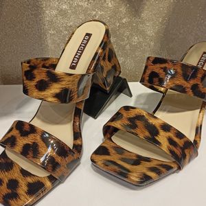 سندل پاشنه دار پلنگی