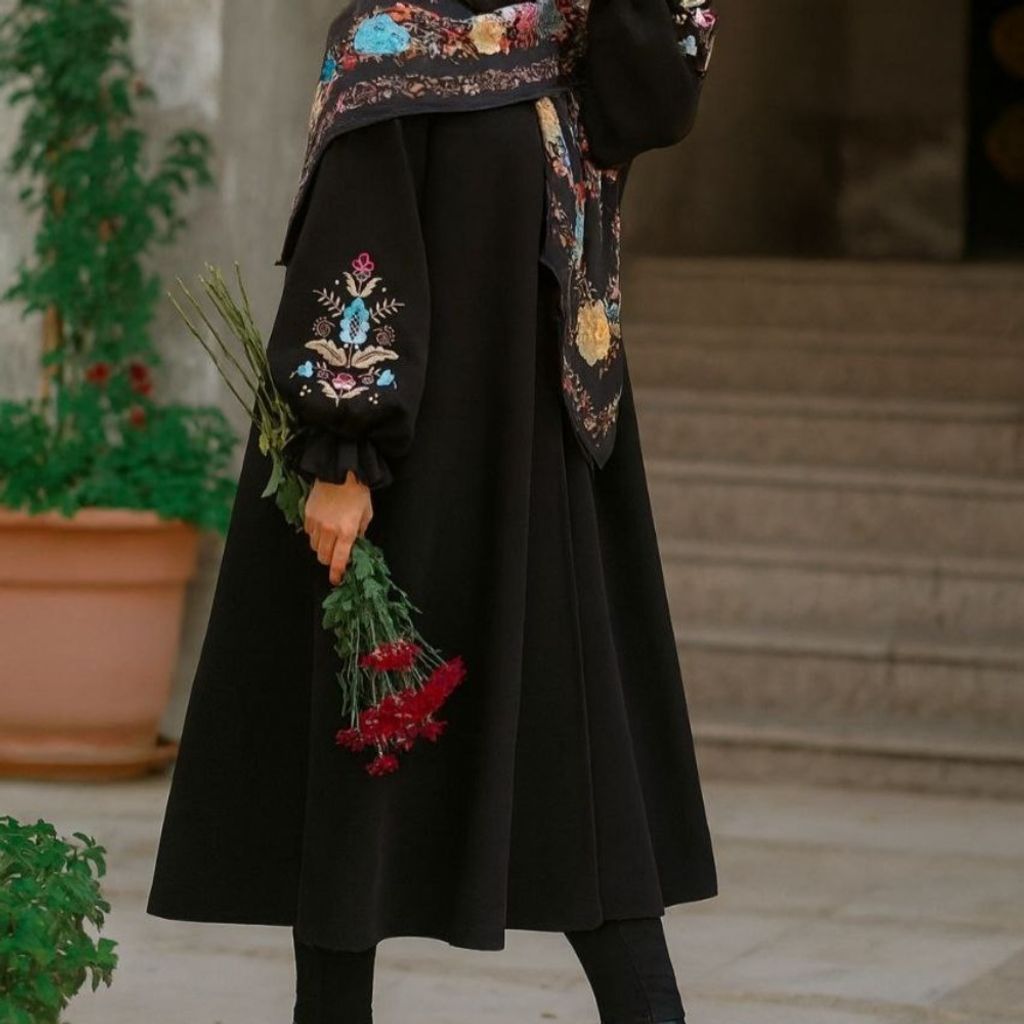 قیمت : مانتو جورجینا جنس : ابروبادی اعلا