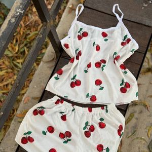 تاپ و شلوارک نخی