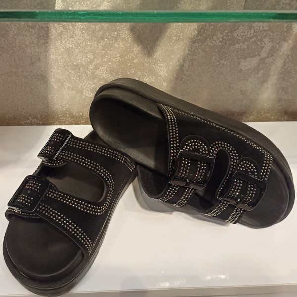 سندل طرح نگینی