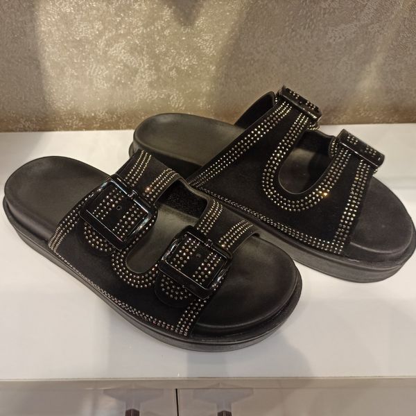 سندل طرح نگینی