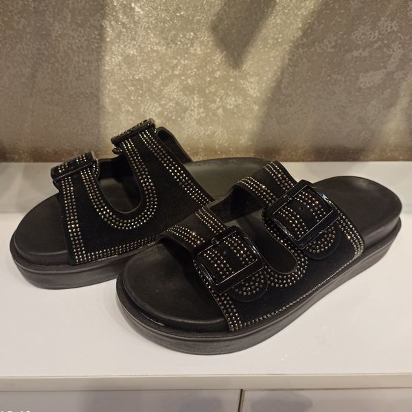 سندل طرح نگینی