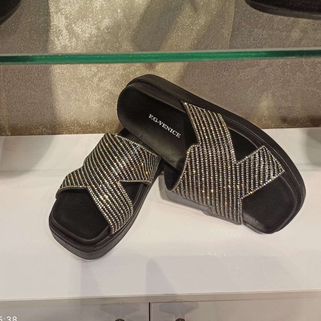 مشخصات سندل پلنگی سگکدار