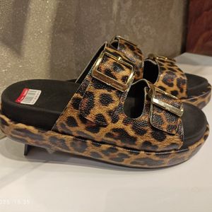 مشخصات سندل پلنگی سگکدار