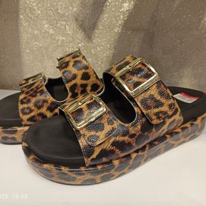 خرید انلاین سندل پلنگی سگکدار