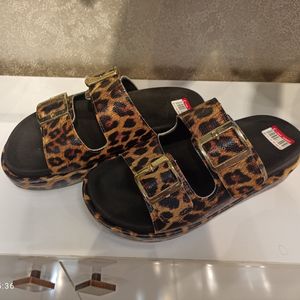 خرید انلاین سندل پلنگی سگکدار