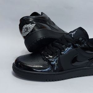 خرید انلاین کتانی نایک جردن وان لو ورنی Nike jordan low