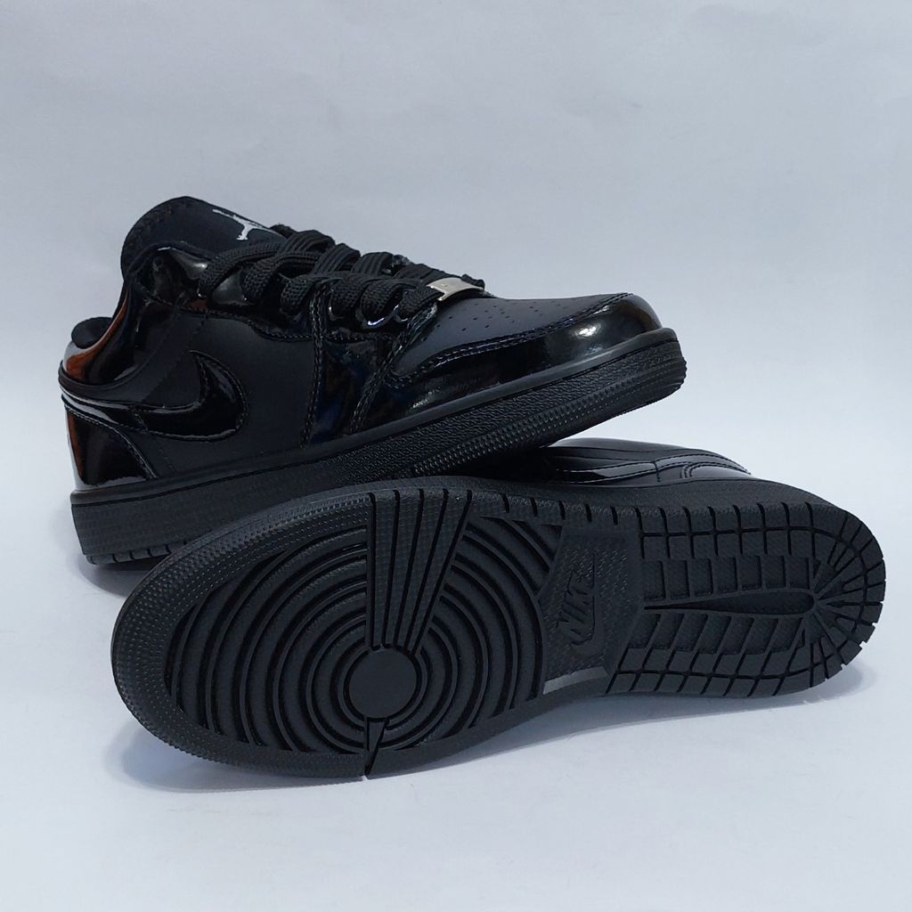 مشخصات کتانی نایک جردن وان لو ورنی Nike jordan low