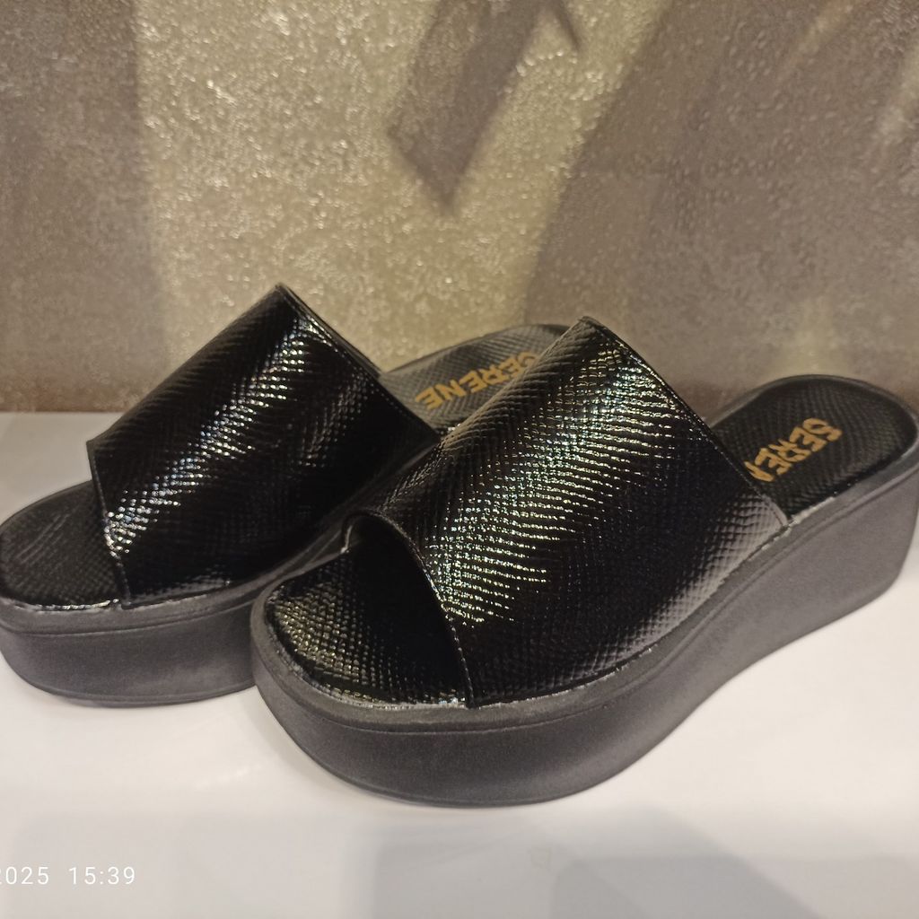 قیمت ارزان سندل پوست ماری