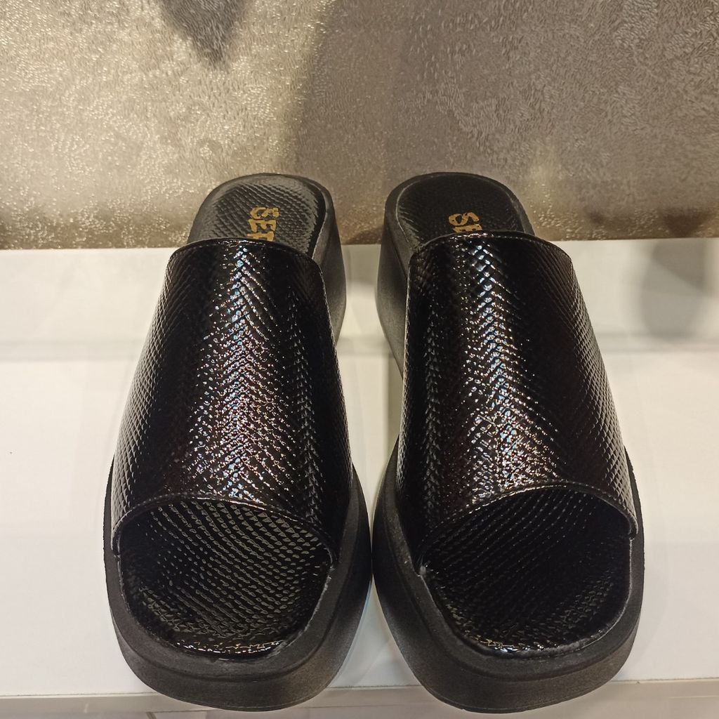 فروش اینترنتی سندل پوست ماری