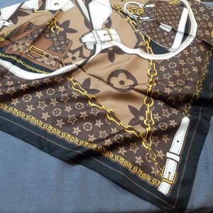 روسری ابریشم تیویل طرحدار