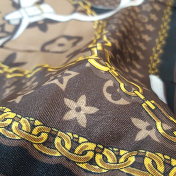 روسری ابریشم تیویل طرحدار