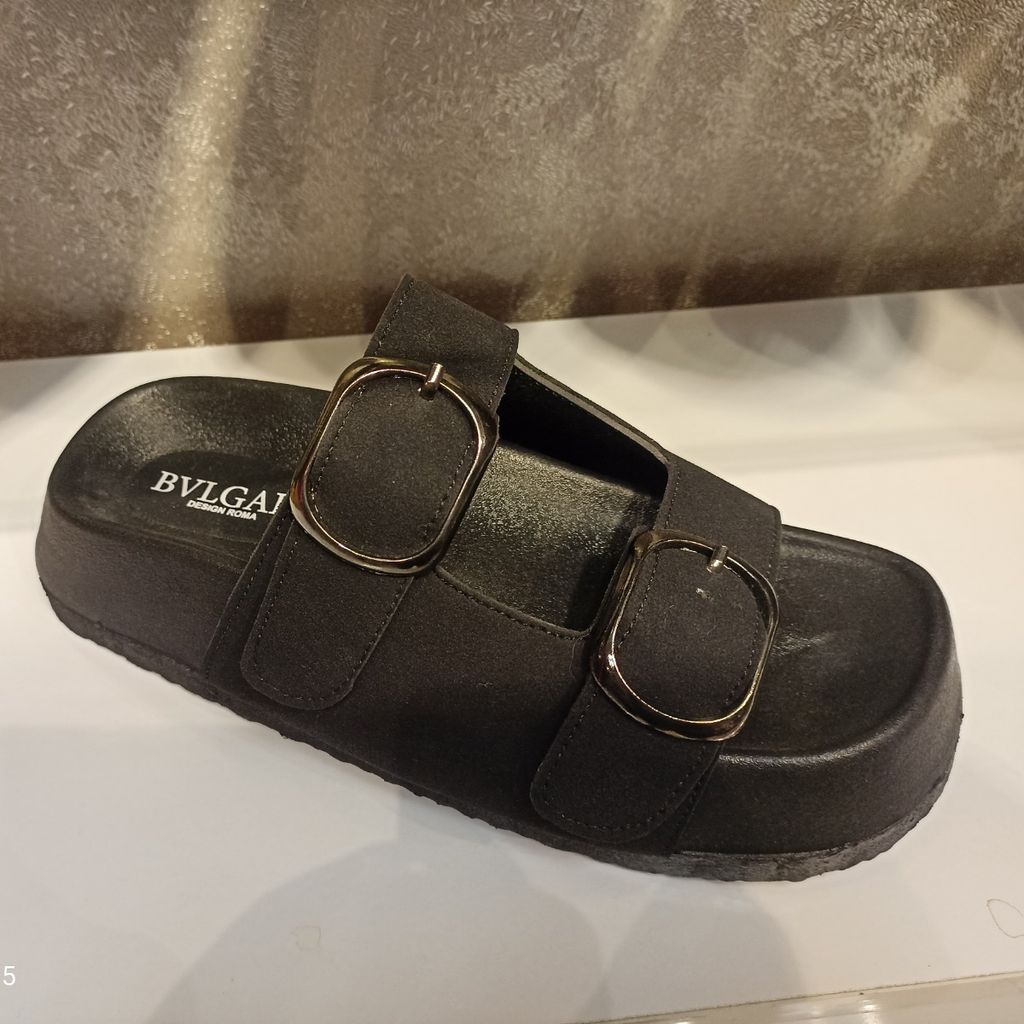 قیمت ارزان سندل چرم سگکی