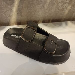 قیمت ارزان سندل چرم سگکی