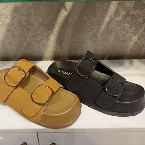 سندل چرم سگکی