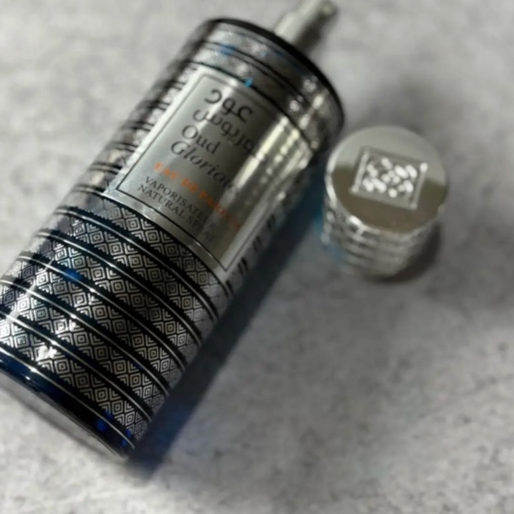 مشخصات ادکلن گلوریوس عود Oud Glorious امپر (اصلی) 85 میل | رایحه عود و ماراکوجا |