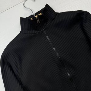 خرید اینترنتی بلوز فینگردار چشمک