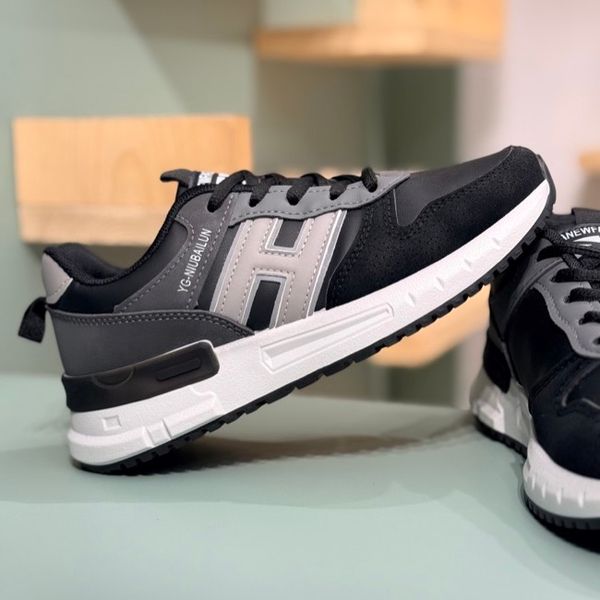 کتونی بچگانه طرح H چرمی از Trip کد 4071003