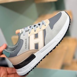 خرید اینترنتی قیمت کتونی بچگانه طرح H چرمی از Trip کد 4071003