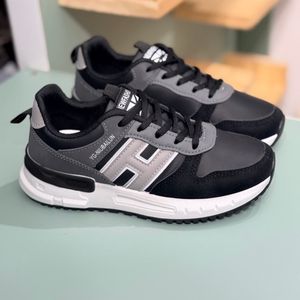 خرید اینترنتی قیمت کتونی بچگانه طرح H چرمی از Trip کد 4071003