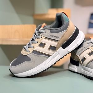 خرید اینترنتی قیمت کتونی بچگانه طرح H چرمی از Trip کد 4071003