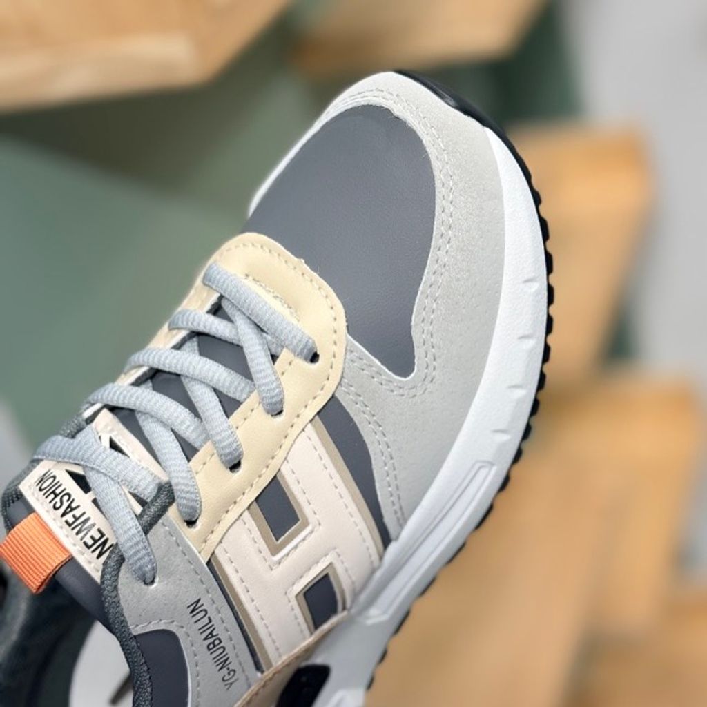 خرید اینترنتی قیمت کتونی بچگانه طرح H چرمی از Trip کد 4071003