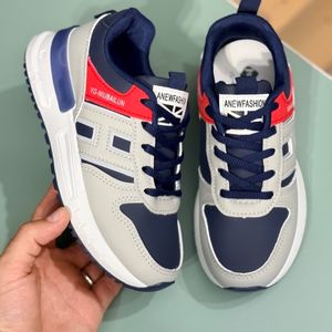 خرید اینترنتی قیمت کتونی بچگانه طرح H چرمی از Trip کد 4071003