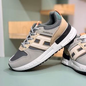 خرید اینترنتی قیمت کتونی بچگانه طرح H چرمی از Trip کد 4071003