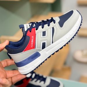 خرید اینترنتی قیمت کتونی بچگانه طرح H چرمی از Trip کد 4071003