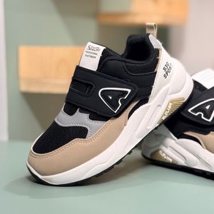 خرید اینترنتی قیمت کتونی بچگونه طرح A چسبی از BRQ کد 4071002