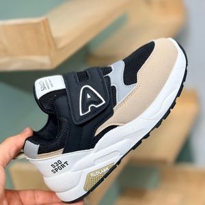 خرید اینترنتی قیمت کتونی بچگونه طرح A چسبی از BRQ کد 4071002