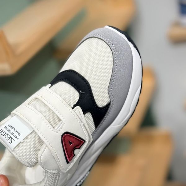 کتونی بچگونه طرح A چسبی از BRQ کد 4071002