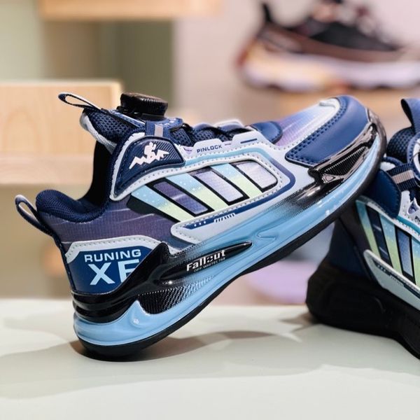 کتونی بچگانه طرح سه خط XF از Kids کد 112502