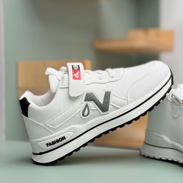 کتونی بچگونه طرح N چسبی از MBA کد 4062001