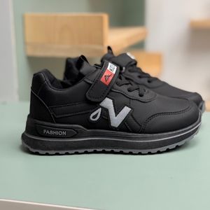 خرید اینترنتی قیمت کتونی بچگونه طرح N چسبی از MBA کد 4062001