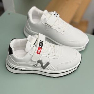 خرید اینترنتی قیمت کتونی بچگونه طرح N چسبی از MBA کد 4062001