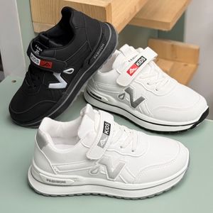 کتونی بچگونه طرح N چسبی از MBA کد 4062001