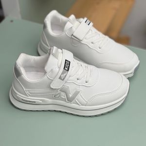 خرید اینترنتی قیمت کتونی بچگونه طرح N چسبی از MBA کد 4062001