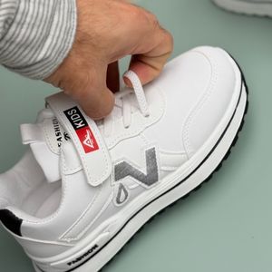 خرید اینترنتی قیمت کتونی بچگونه طرح N چسبی از MBA کد 4062001