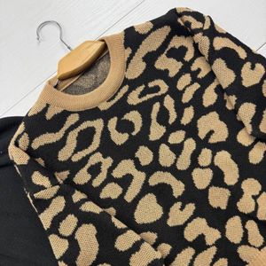 خرید آنلاین بلوز دامن زنانه بافت طرح آماندا