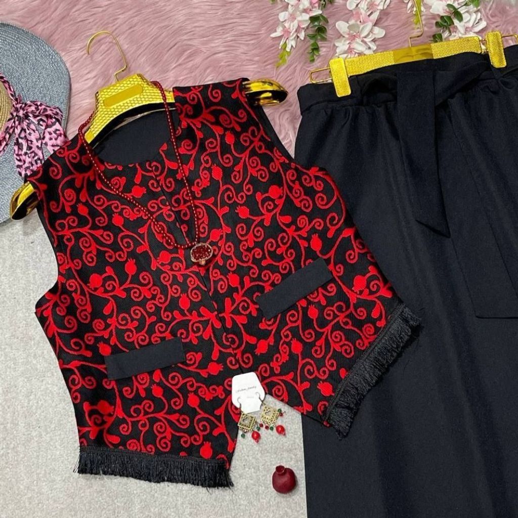 مشخصات جلیقه زنانه تافته و پرشیا ترنج