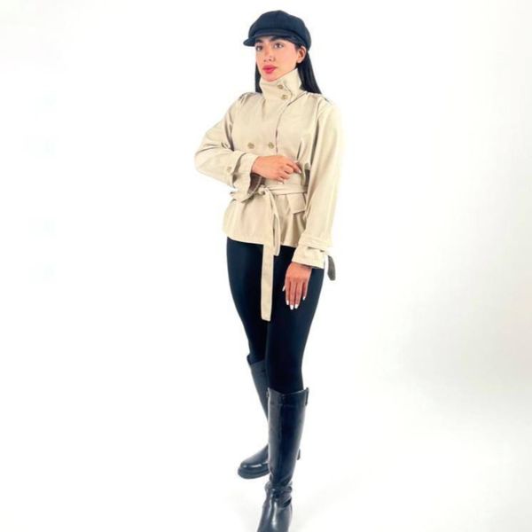 ترنچ کت سانتانا ساحل